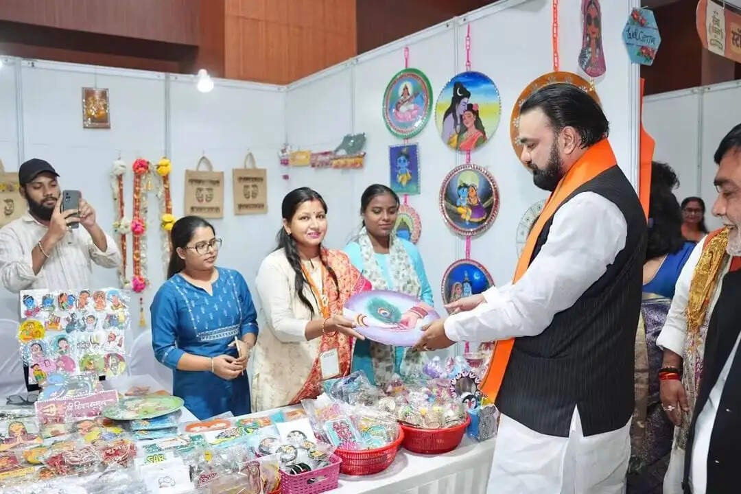 भाजपा की ‘सेवा के रंग, राष्ट्र के संग’ रंगोली कार्यक्रम में शामिल हुए मुख्यमंत्री सम्राट चौधरी