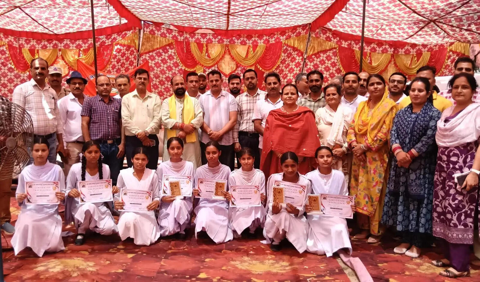 मेधावी छात्रों का सम्मान-मॉडल हायर सेकेंडरी स्कूल बसोहली में समारोह आयोजित