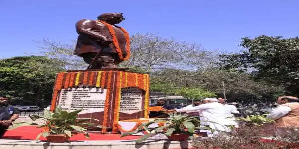 मुख्यमंत्री ने पूर्व उप प्रधानमंत्री स्व जगजीवन राम की जयंती पर श्रद्धांजलि अर्पित की