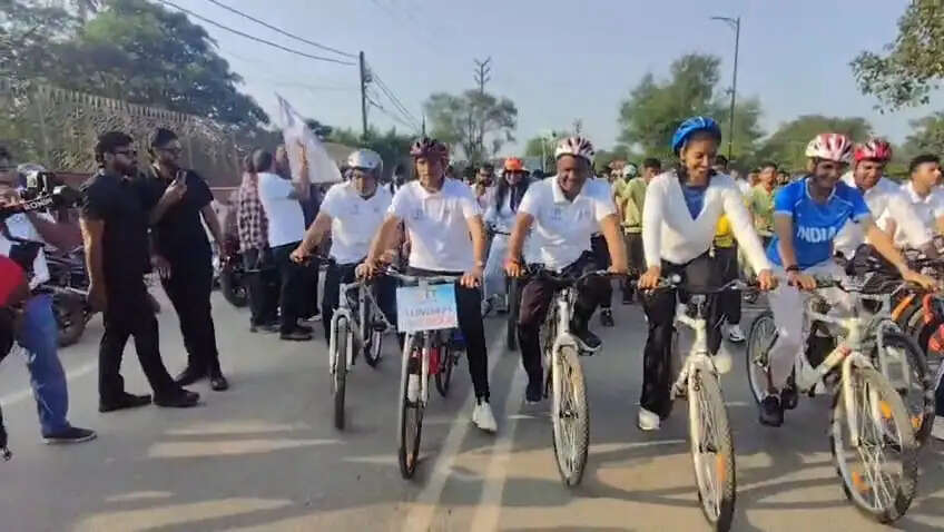 (अपडेट) 94वें फिट इंडिया संडेज ऑन साइकिल में शामिल हुए केंद्रीय मंत्री मनसुख मांडविया