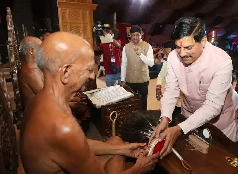 भगवान महावीर के सत्य, अहिंसा के सिद्धांतों से होगा समाज का कल्याण : मुख्यमंत्री डॉ. यादव