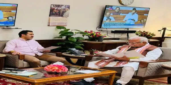 खट्टर से मिले विक्रमादित्य सिंह, शहरी विकास योजनाओं में मांगी केंद्रीय मदद