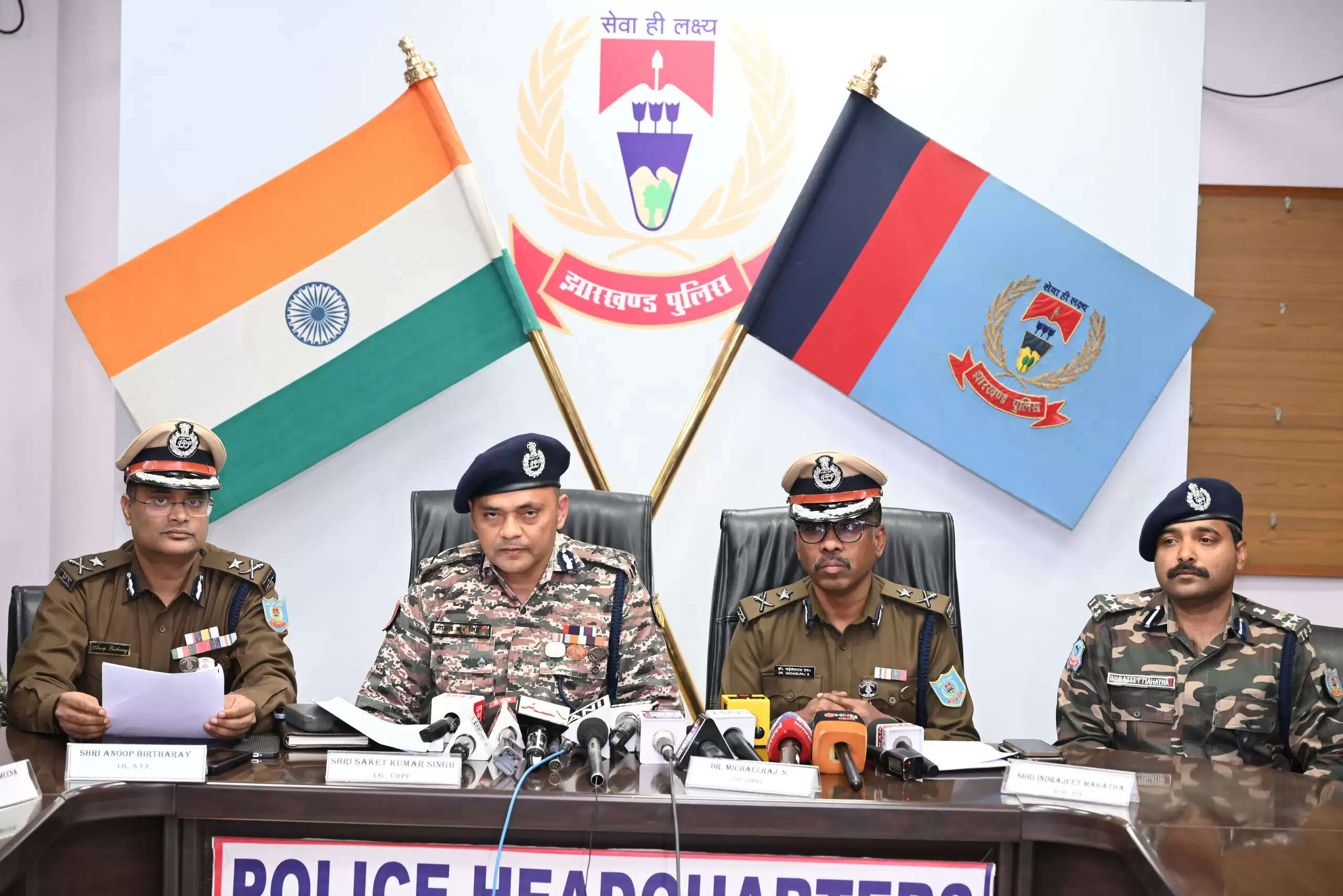 झारखंड में एक करोड़ का इनामी अनल सहित 15 नक्सली ढेर