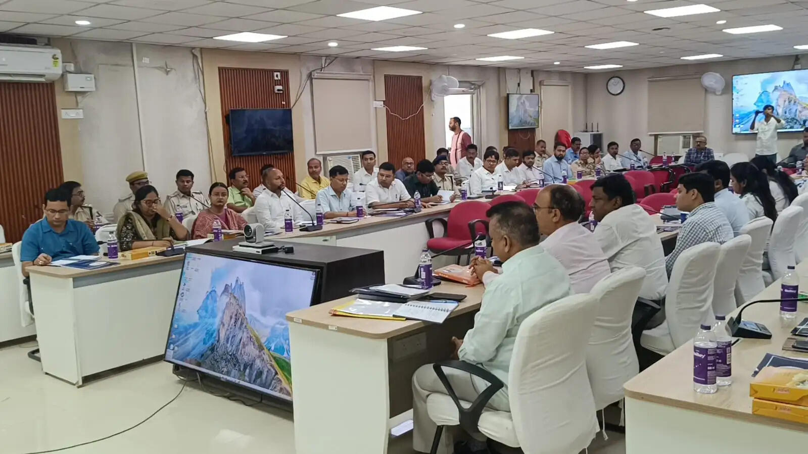सारण में अनुशासनिक कार्रवाई पर प्रमंडल स्तरीय प्रशिक्षण कार्यक्रम आयोजित