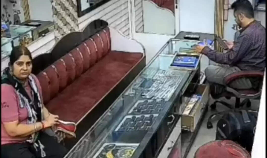 पानीपत में एक महिला ने दस ज्वेलर्स को ठगा