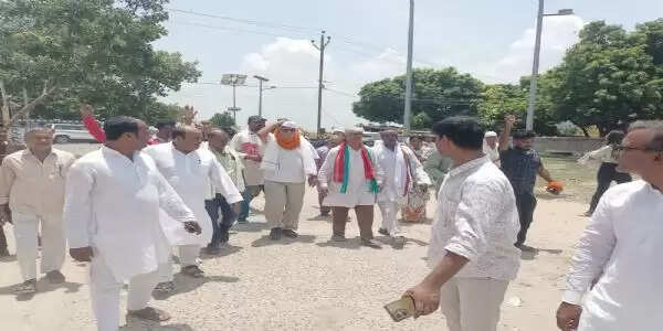 महात्मा गांधी के कर्मभूमि पहुंचे गांधी के प्रपौत्र तुषार को किया गया अपमानित