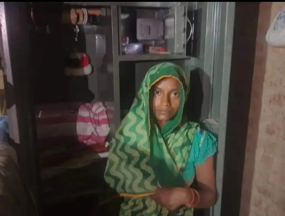 औरैया में चोरों ने तिजोरी तोड़कर लाखों के जेवर और नकदी चुराया