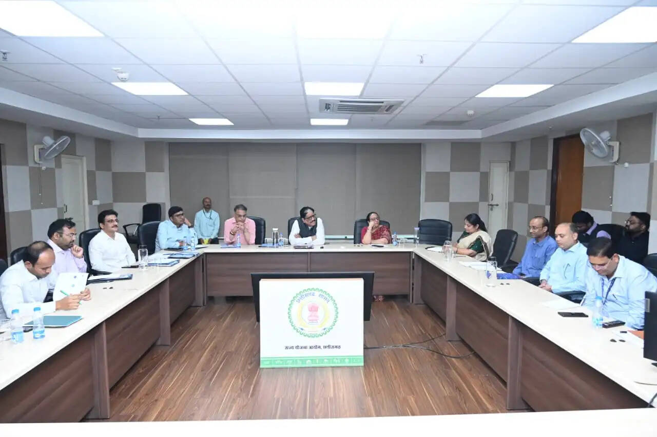 नीति आयोग की महानिदेशक निधि छिब्बर ने छत्तीसगढ़ राज्य नीति आयोग के कार्यों की सराहना की