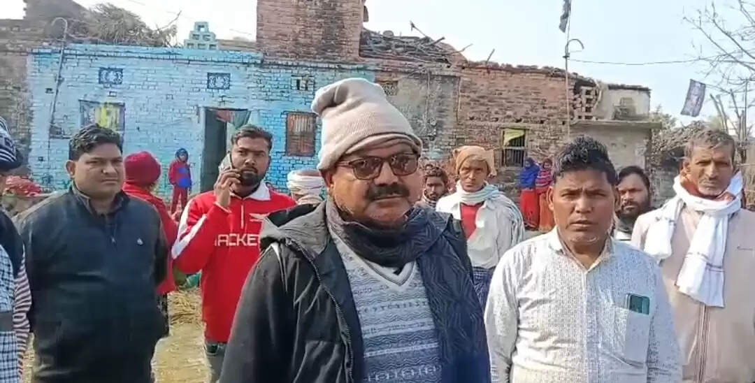 मांझी-एकमा सड़क हादसा में दो युवकों की मौके पर ही मौत