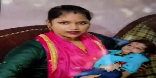 पानीपत: पति के साथ दूसरी औरत के फोटो देखकर पत्नी ने लगाई फांसी