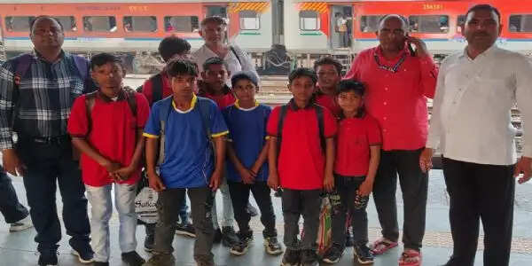 राज्य स्तरीय खेलकूद प्रतियोगिता के लिए मुरादाबाद मंडल के खिलाड़ी अयोध्या रवाना