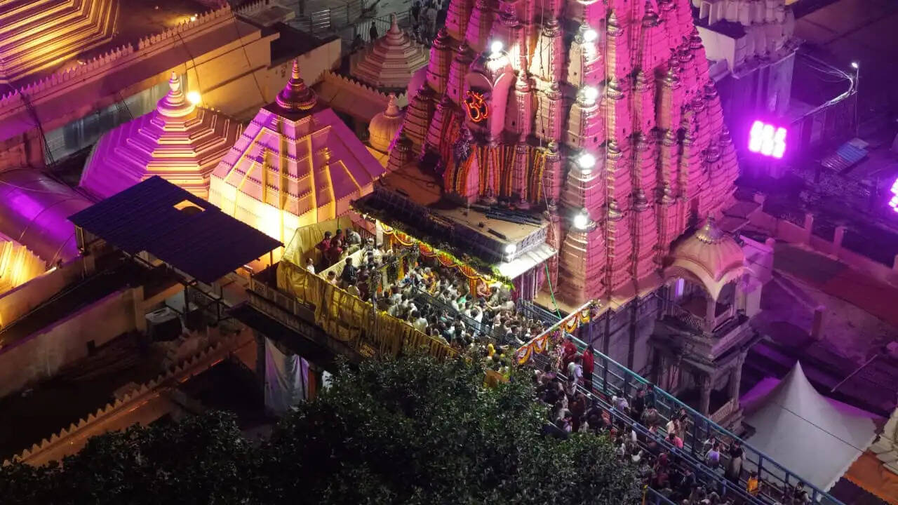 उज्जैन में नाग पंचमी पर भगवान नागचन्द्रेश्वर के दर्शन का सिलसिला जारी