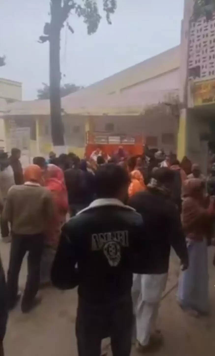 सड़क हादसों के नाम रहा शुक्रवार ,जीजा साले समेत चार की मौत