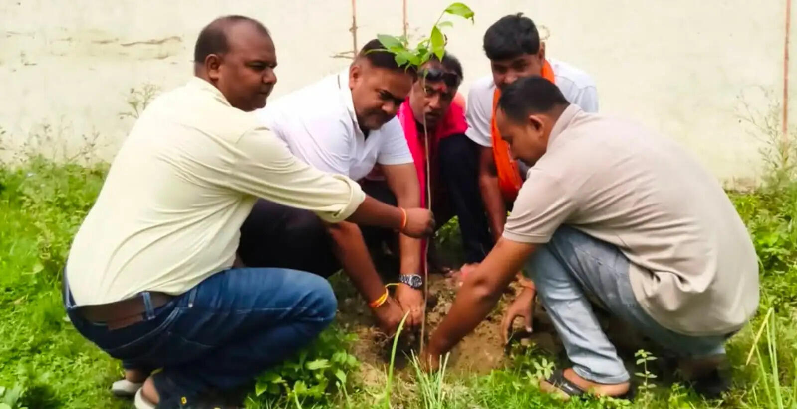 भाजपा का एक पेड़ मां के नाम अभियान