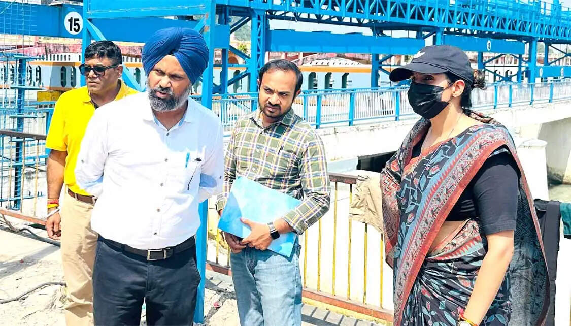रोड़ी-बेलवाला से बैरागी कैंप तक बनेगा निकासी मार्ग, कुंभ तैयारियों का मेलाधिकारी ने लिया जायजा