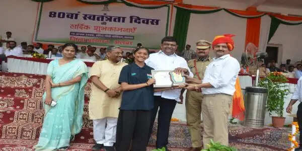 अलवर में हर्षोल्लास से मनाया गया 80वां स्वतंत्रता दिवस, मंत्री संजय शर्मा ने किया ध्वजारोहण, 24 प्रतिभाओं का सम्मान