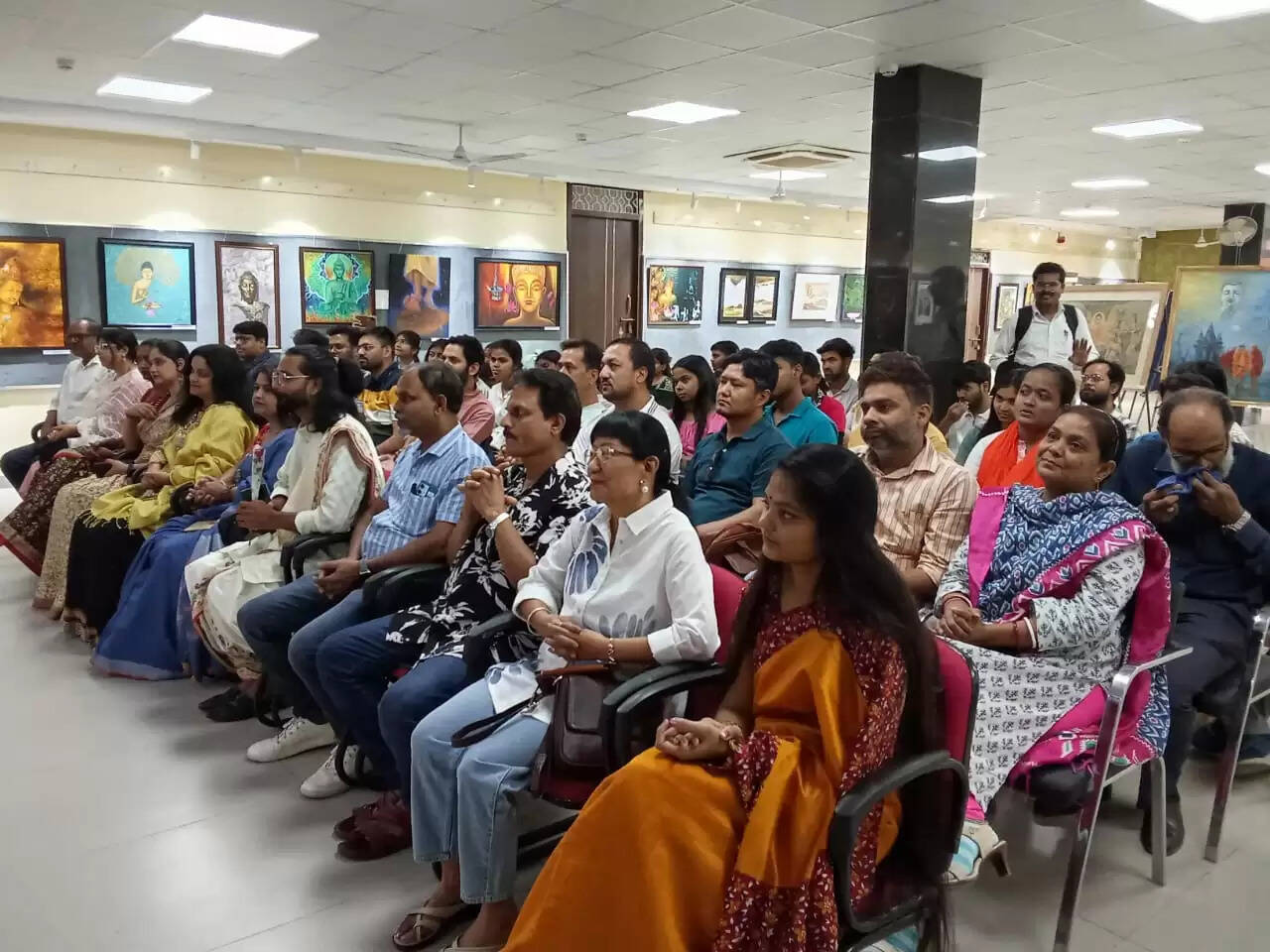 ‘‘वैश्विक बुद्ध एवं जातक कथायें‘‘ विषयक अन्तरराष्ट्रीय कला प्रदर्शनी का हुआ आयाेजन