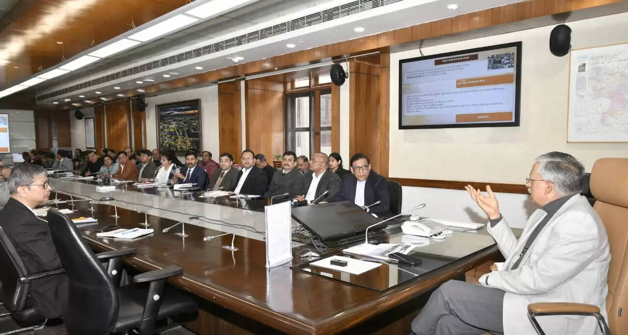 मुख्य सचिव ने उप्र दिवस-2026 के तैयारियों की समीक्षा की, थीम ‘विकसित भारत, विकसित उत्तर प्रदेश