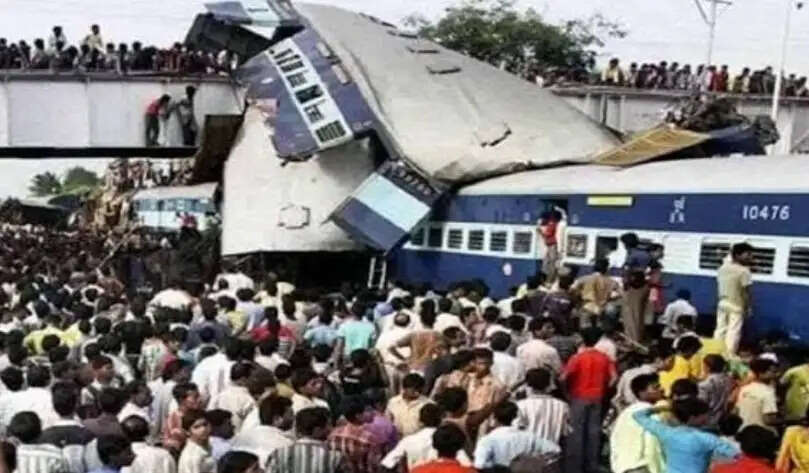 इतिहास के पन्नों में 20 अगस्त : फिरोजाबाद रेल हादसा, जिसमें मारे गए 250 से ज्यादा यात्री