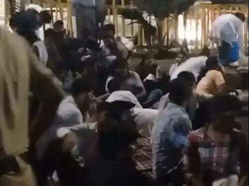 मप्र में इंटर्न डॉक्टरों का आंदोलन&nbsp;तीसरे दिन भी जारी,&nbsp;भोपाल में सड़क पर धरना, आज भी ओपीडी-इलेक्टिव ओटी का बहिष्कार
