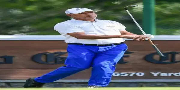 आईजीपीएल इनविटेशनल श्रीलंका: आखिरी होल पर बर्डी कर आर्यन आनंद शीर्ष पर कायम, दिग्गजों और युवा सितारों की कड़ी चुनौती