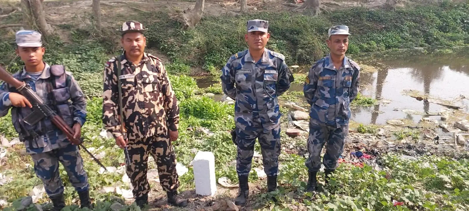 भारत-नेपाल सीमांकन को लेकर सात बॉर्डर पोस्ट की मरम्मती के साथ हुई रंगाई