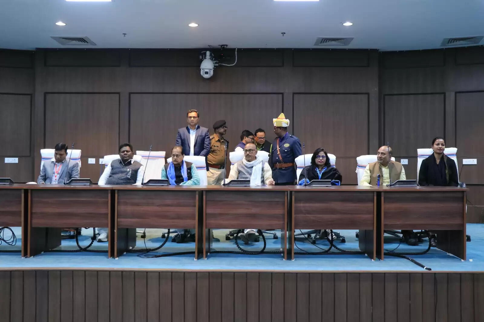 विधानसभा परिसर में सैलरी अकाउंट सुविधाओं पर प्रस्तुतीकरण