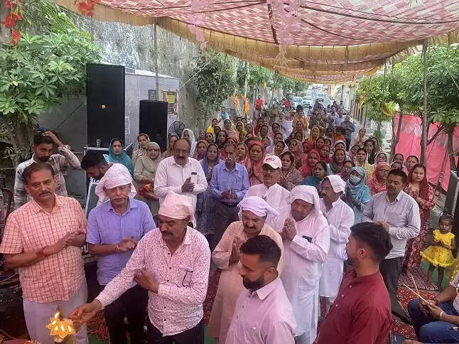 किसी के जीवन में फूल नहीं बरसा सको तो रास्ते में कांटे भी न बिछाएं : शास्त्री