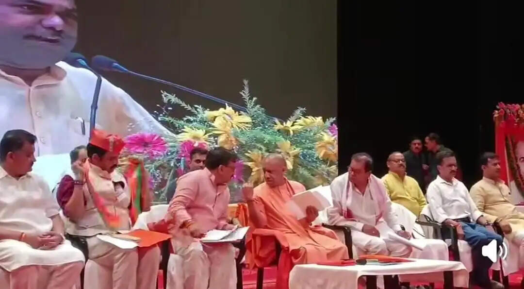 मुख्यमंत्री योगी ने भाजपा के प्रदेशव्यापी बूथ सम्मेलन अभियान का गोरखपुर में किया शुभारंभ