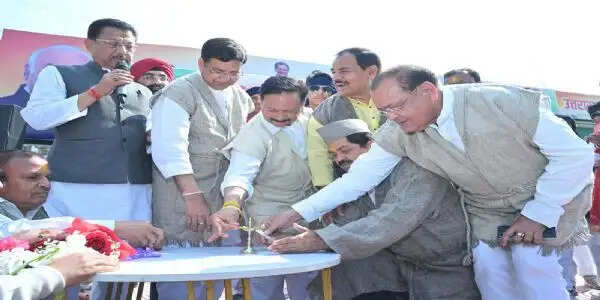 प्रदेश कांग्रेस मुख्यालय में उड़ा होली का गुलाल