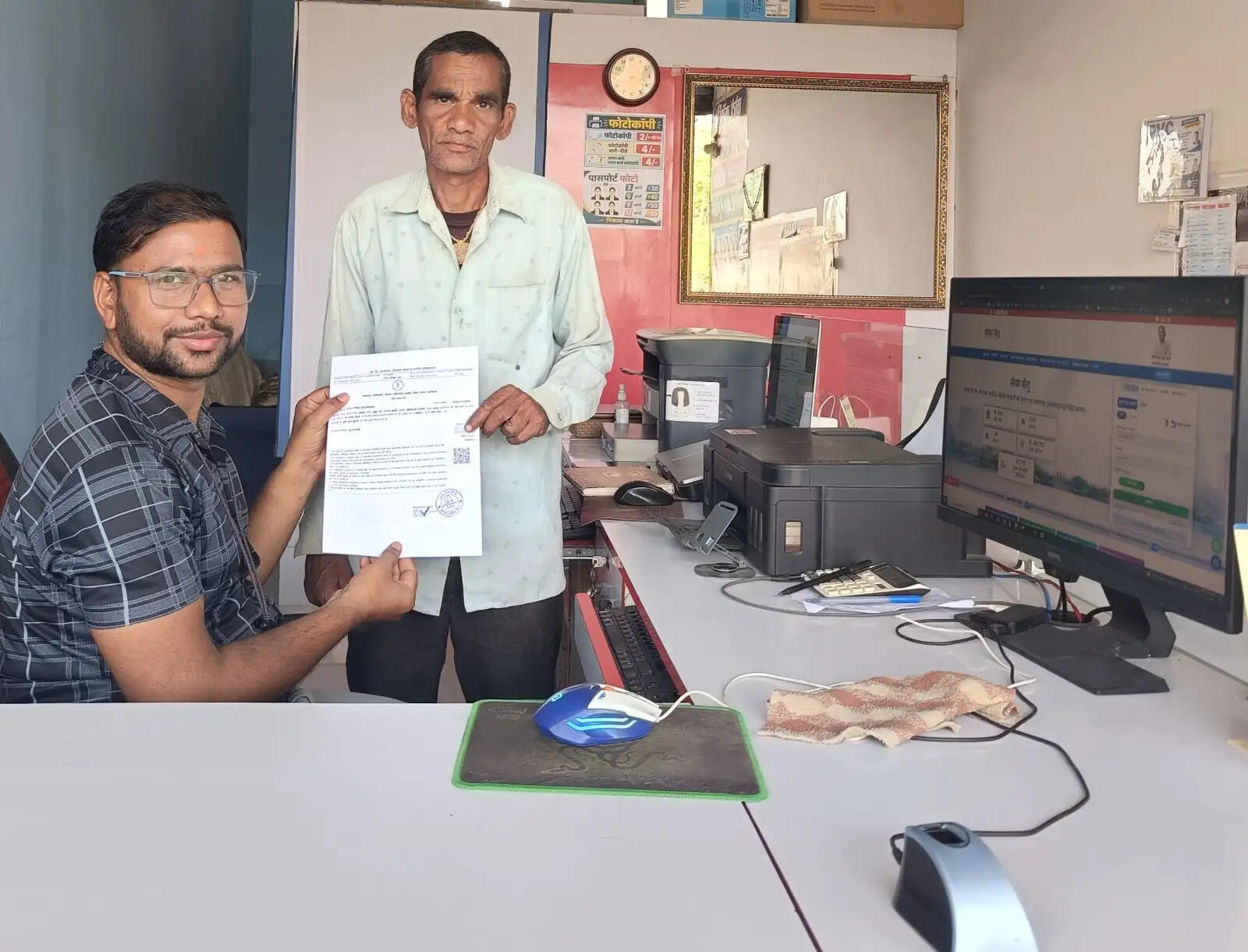 सेवा सेतु से ग्रामीण परिवारों को मिल रही शासकीय सेवाओं की सहज सुविधा