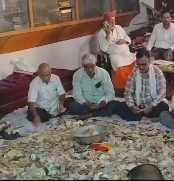 विंध्यधाम में आस्था की धनवर्षा, चार दानपात्रों से मिले 36.92 लाख रुपये