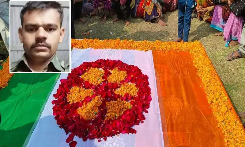 पंचतत्व में विलीन हुए शहीद राजेश यादव, मासूम बेटे ने दी मुखाग्नि