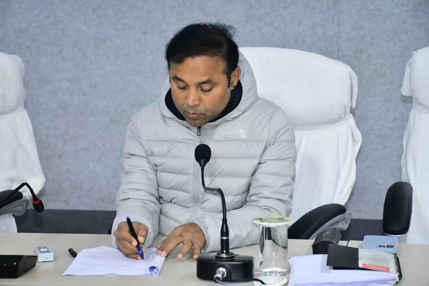 7.4 प्रतिशत विकास दर रहा तो बढ़ता निवेश और उत्पादों का निर्यात होगा सबसे अहम : डीएम