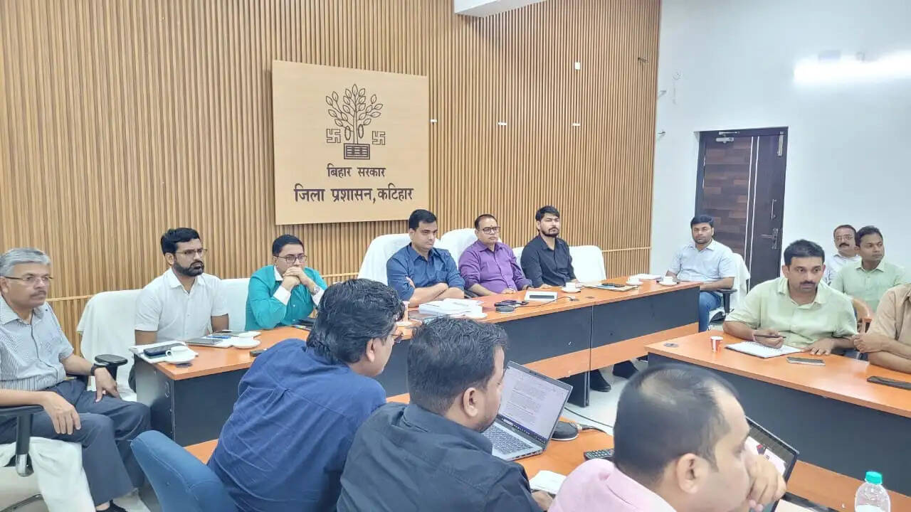 पन्नों में दर्ज होगी कटिहार की विरासत, डाटा सुधार के लिए विभागों को 14 दिन की मोहलत