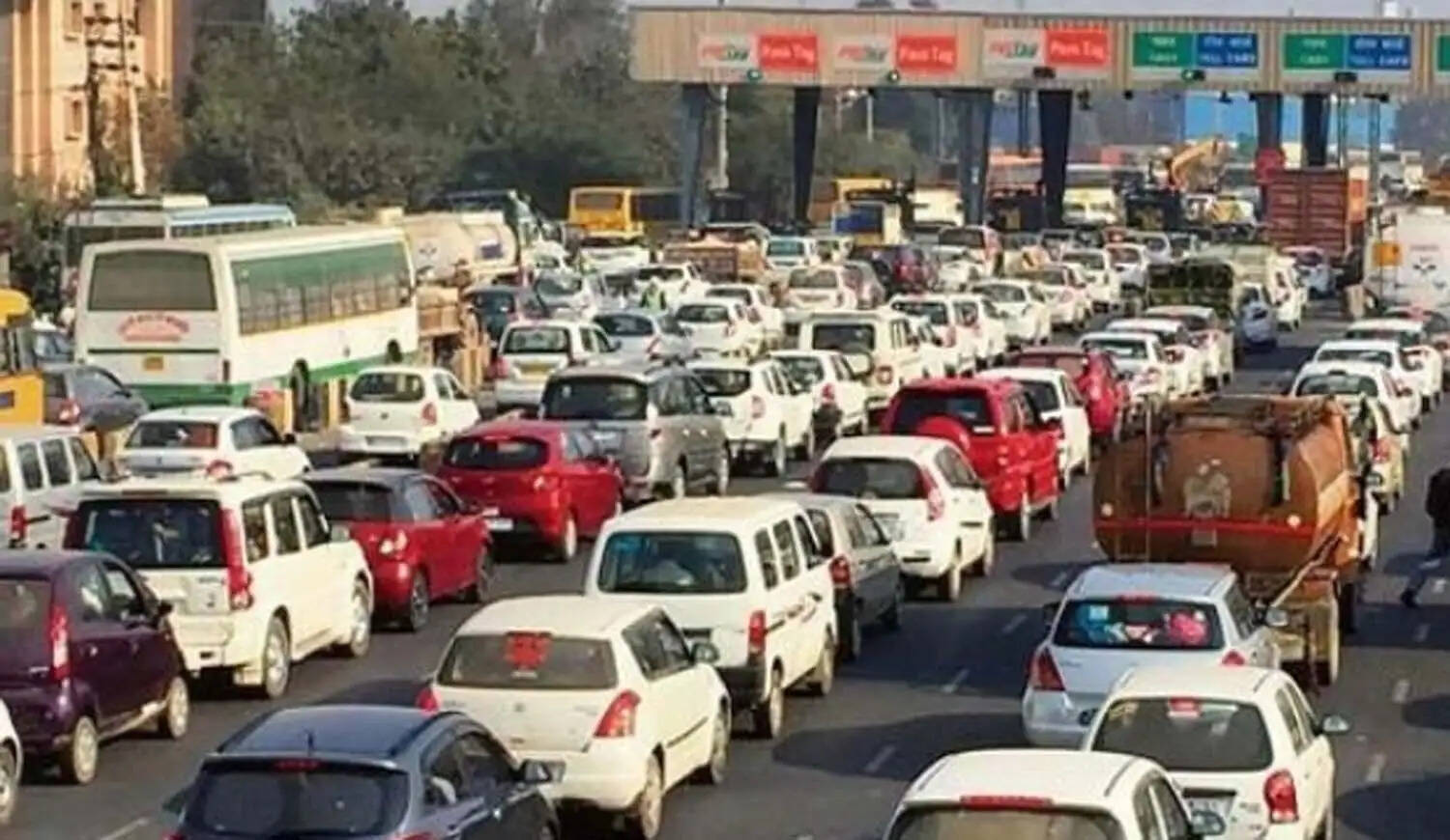 गुरुग्राम: कार-जीप के लिए खेडक़ीदौला टोल टैक्स हुआ 100, द्वारका एक्सप्रेसवे पर 225 रुपये