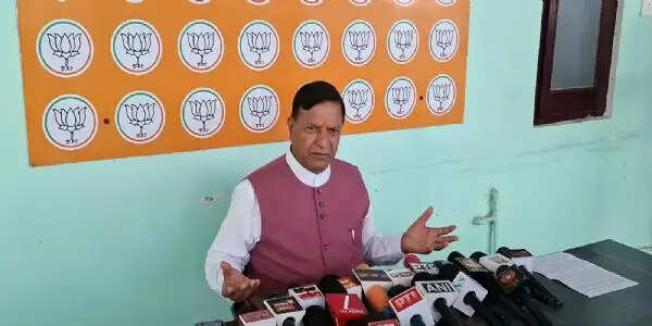 निर्वाचन विभाग की संपत्ति को नुकसान पहुंचाने वालों पर निष्पक्ष जांच के बाद हो कार्रवाई : डॉ. राजीव बिंदल