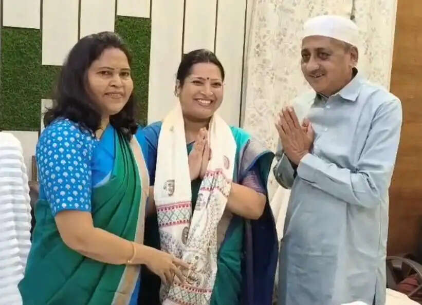नगर निगम की स्थायी समिति के नवनिर्वाचित सदस्यों का हुआ सम्मान