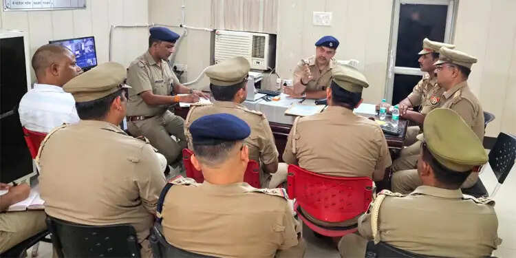 पड़ोसी राज्यों के थाना प्रभारियों के साथ पुलिस की बॉर्डर मीटिंग