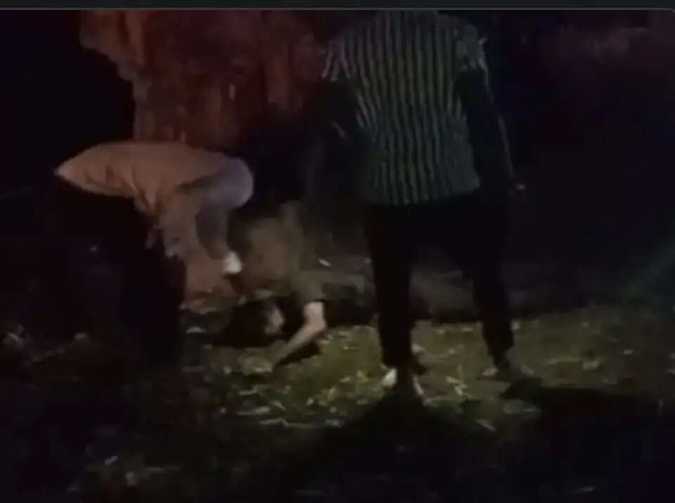 सूरजपुर : सड़क हादसे में तीन युवकों की मौत के बाद भड़का आक्रोश, डायल-112 टीम पर हमला