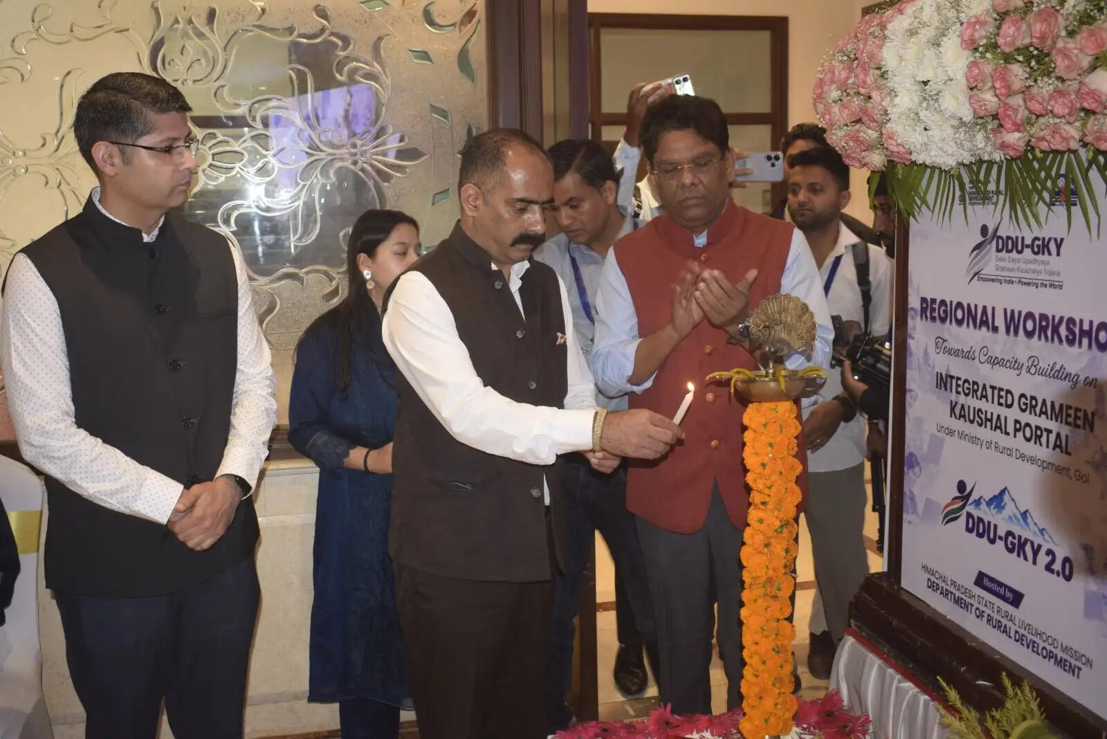 ग्रामीण युवाओं को कौशलयुक्त बनाकर नियमित रोजगार उपलब्ध करवाने पर दें विशेष ध्यान : अनिरुद्ध सिंह