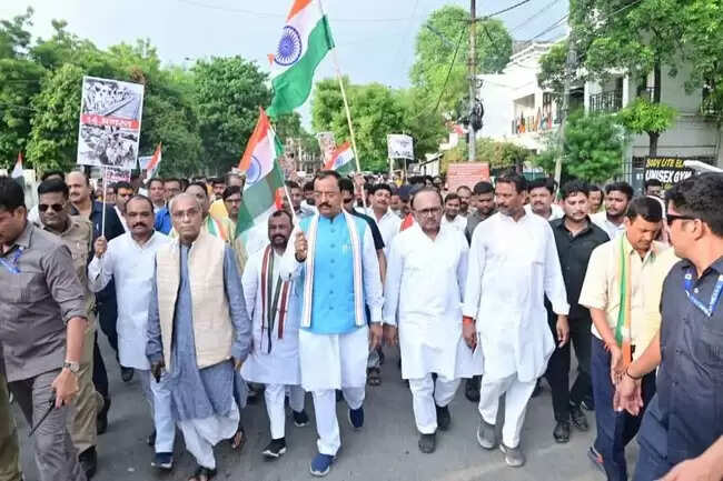 हर देशवासियों में देशभक्ति का ज्वालामुखी धधकना चाहिए : केशव प्रसाद मौर्य