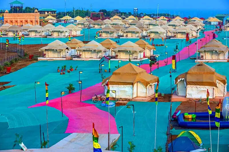 मप्रः हनुवंतिया में नववर्ष का उल्लास, ‘एक्वा सेरेनेड’ थीम पर हुआ जल महोत्सव का भव्य शुभारंभ