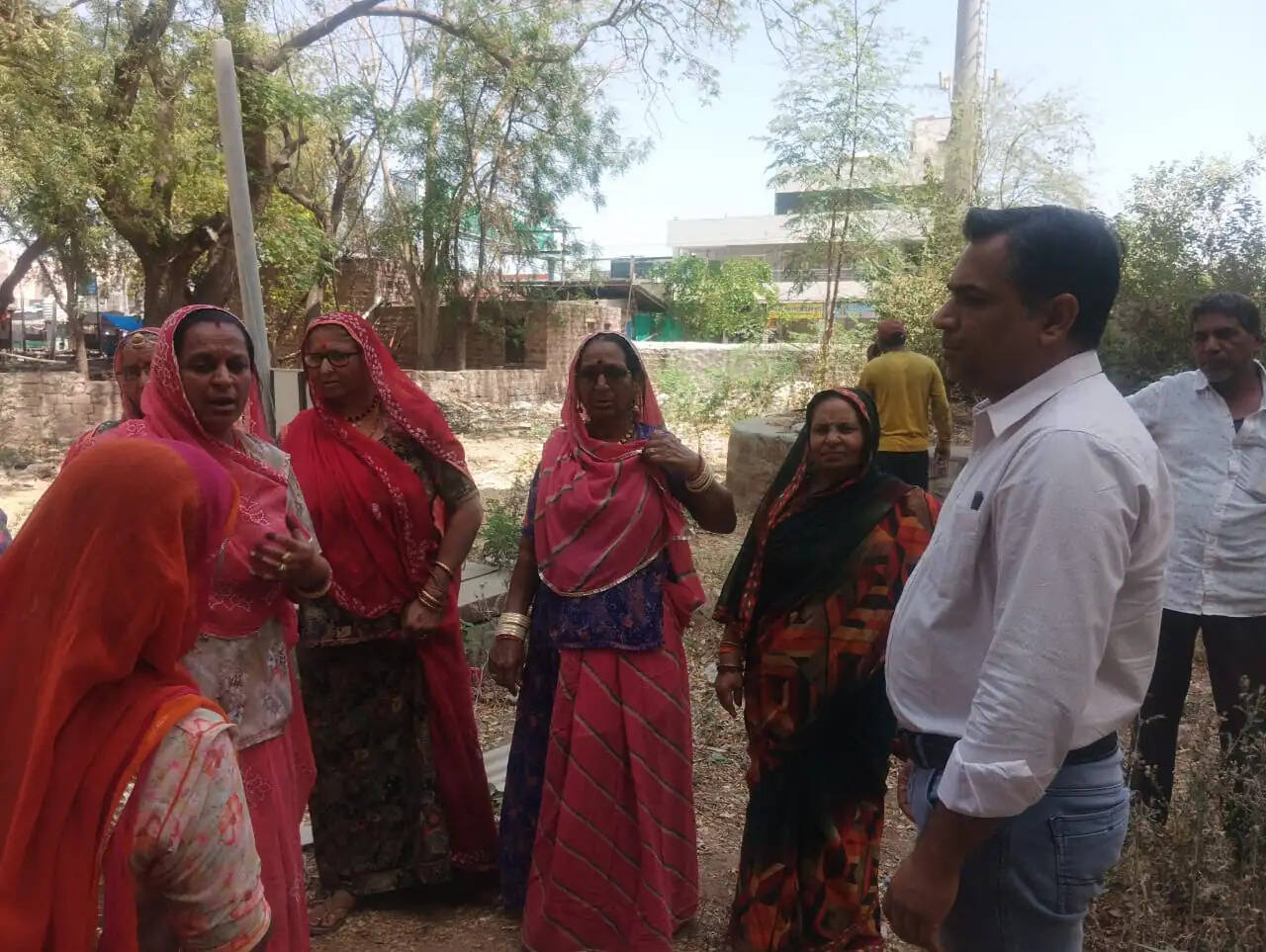 क्लोजर के बाद से शहर में भयंकर पेयजल किल्लत : मची त्राहि- त्राहि, पानी की मांग को लेकर आए दिन हो रहा प्रदर्शन