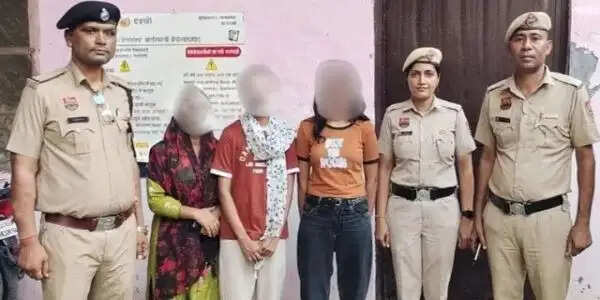 फरीदाबाद: दार्जिलिंग का&nbsp;वीडियो&nbsp;देखकर&nbsp;घर&nbsp;से&nbsp;भागी&nbsp;छात्राओं&nbsp;को&nbsp;पुलिस&nbsp;ने&nbsp;तलाशा