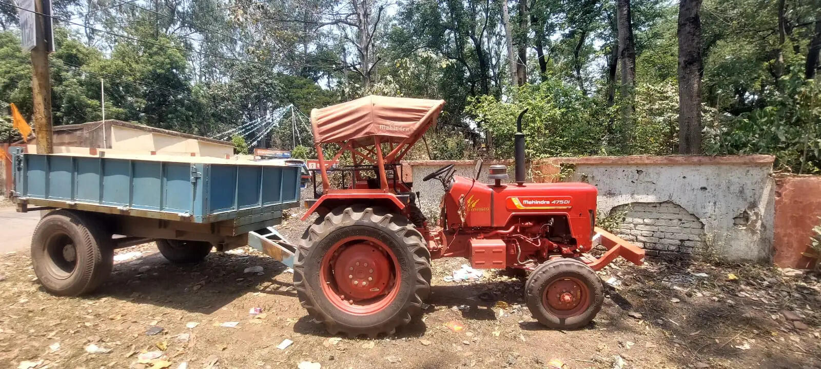 बालू और गिट्टी लदा चार वाहन जब्त, प्राथमिकी दर्ज