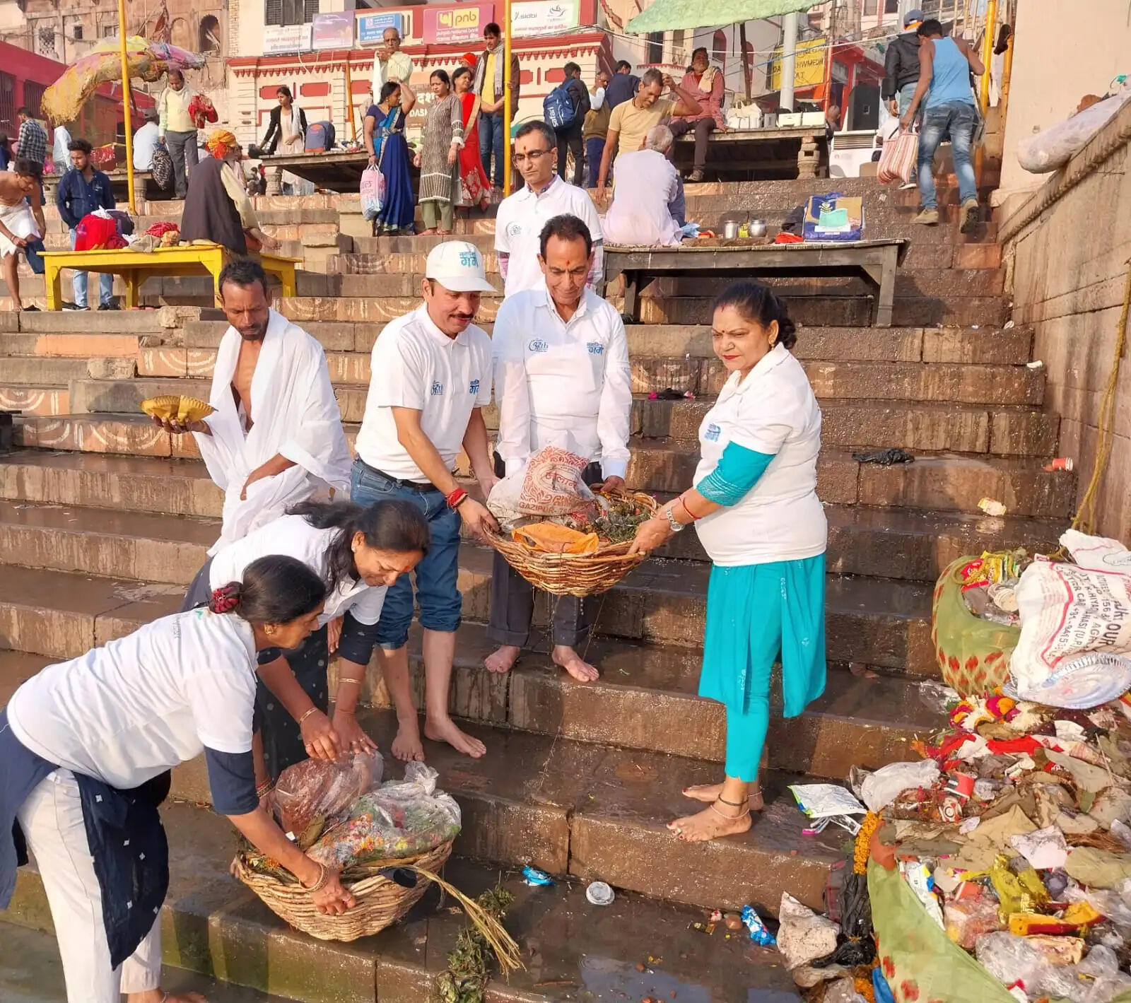 नमामि गंगे ने गंगा तट पर मेरी गंगा - मेरी जिम्मेदारी का दिया संदेश