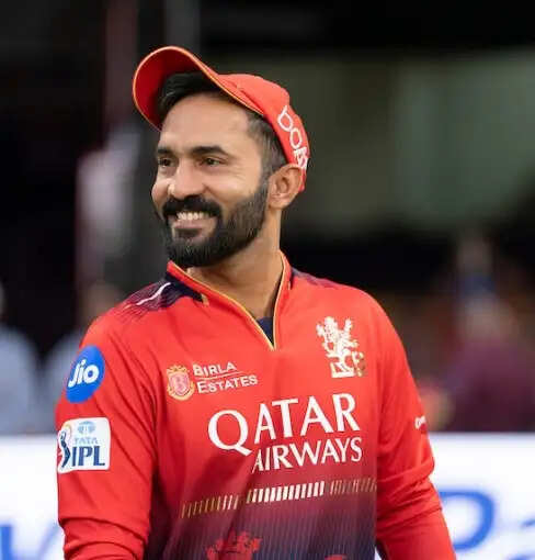 आरसीबी के जज्बे से खुश दिनेश कार्तिक बोले- खिलाड़ियों के प्रयास और रवैये पर गर्व
