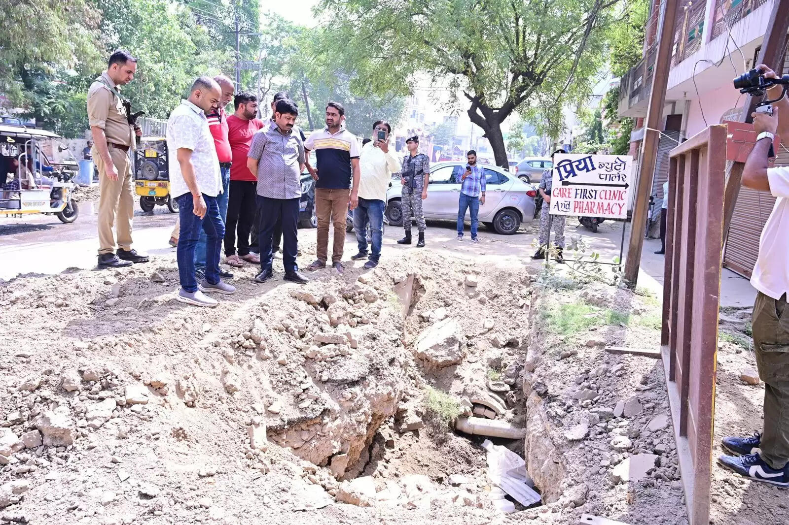 प्रयागराज के करेली में विकास कार्यों की धीमी रफ्तार पर सख्त हुए मंत्री नन्दी, अधिकारियों को दिए निर्देश