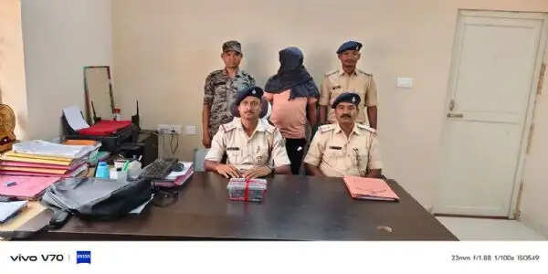 हथियार के साथ युवक गिरफ्तार, भेजा गया जेल